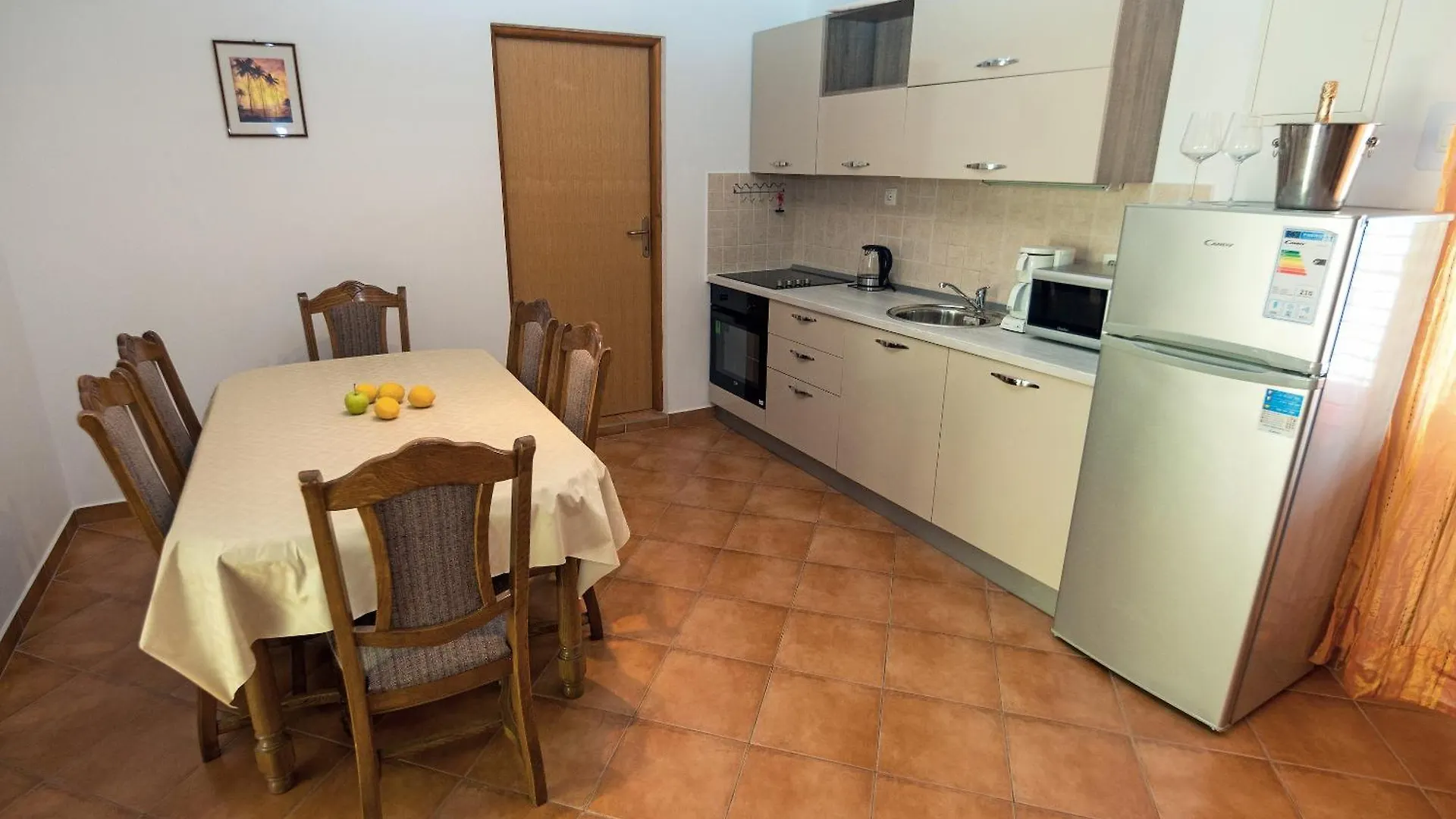 House Suzyivan Supetarska Draga