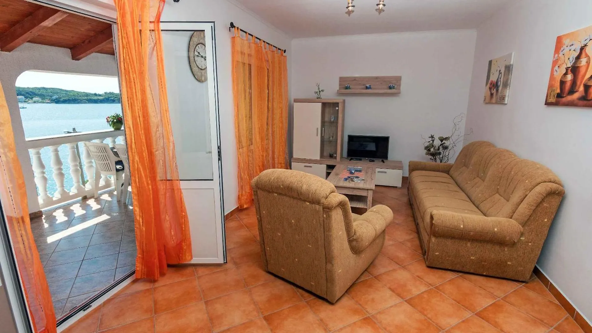 House Suzyivan Supetarska Draga